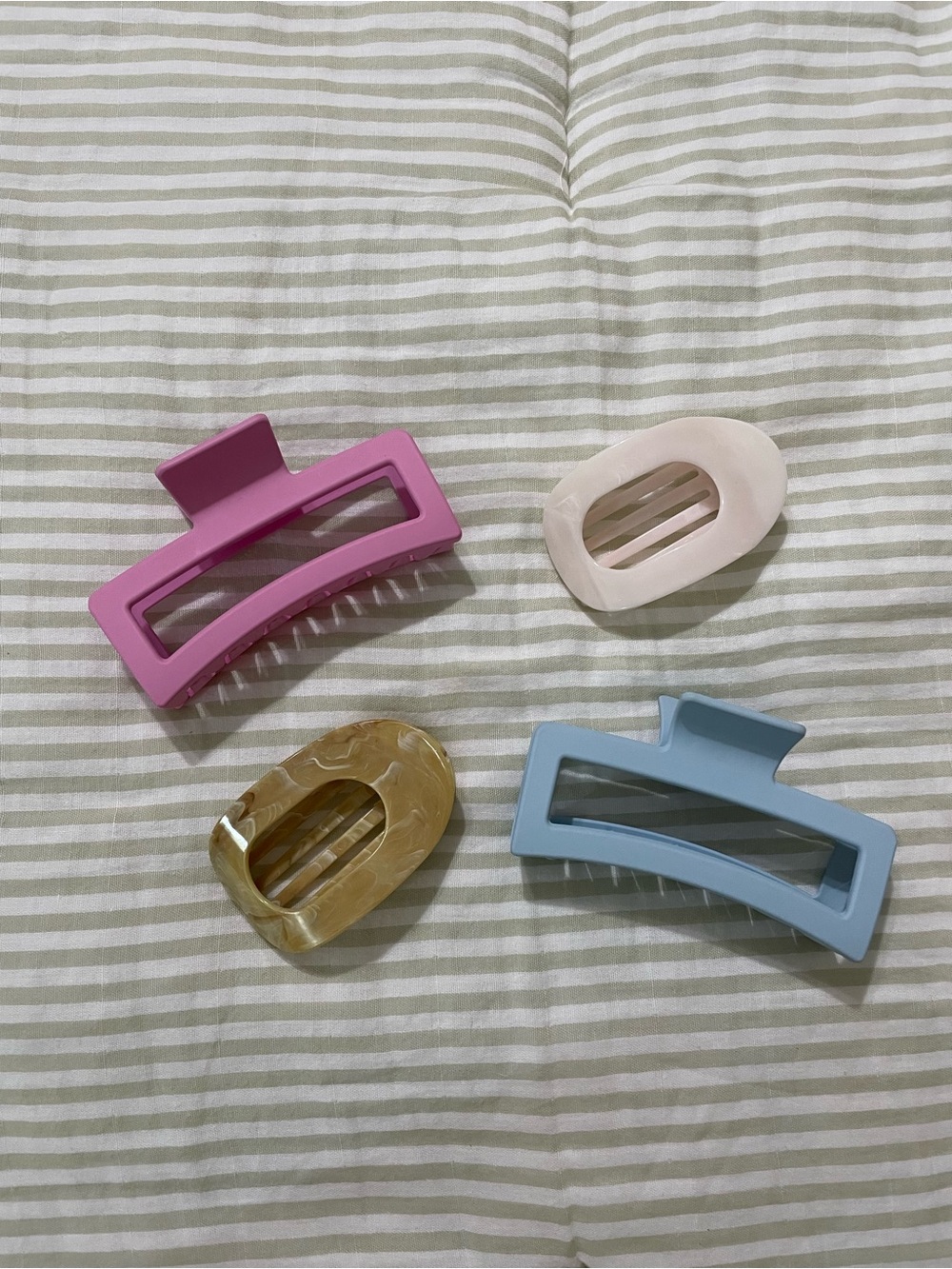 Large Claw Hair Clips and Flat Round Hair Clips Bundle Variety Pack
